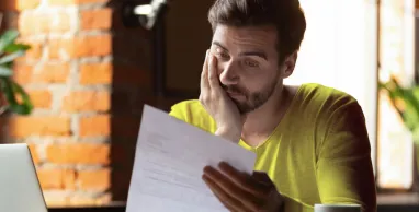 ¿Factura de luz alta? ¡Culpa del consumo fantasma!