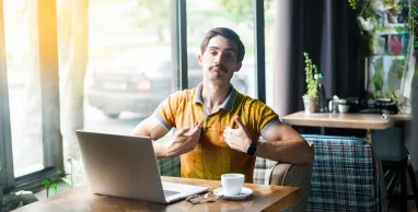Sesgo de exceso de confianza: cómo nubla la percepción que tienes de tus finanzas
